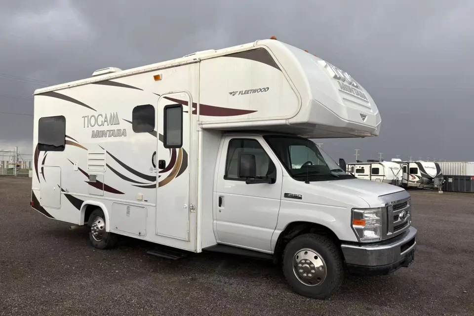2016 Fleetwood Tioga Montara - Calgary Motorhome Rental