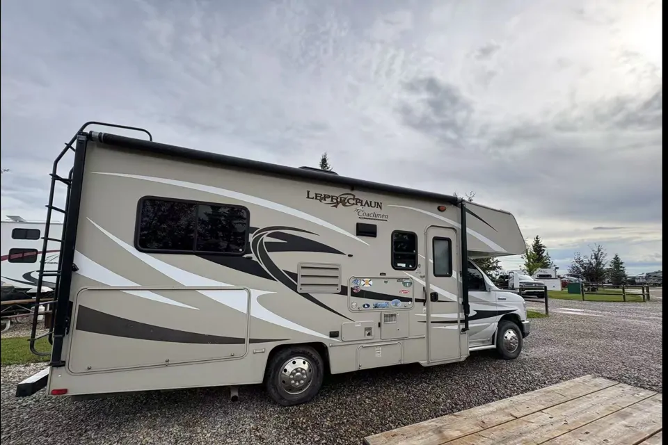 2015 Coachmen Leprechaun - Calgary Motorhome Rental