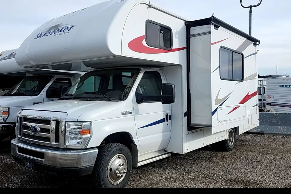 2017 Forest River Sunseeker - Calgary Motorhome Rental